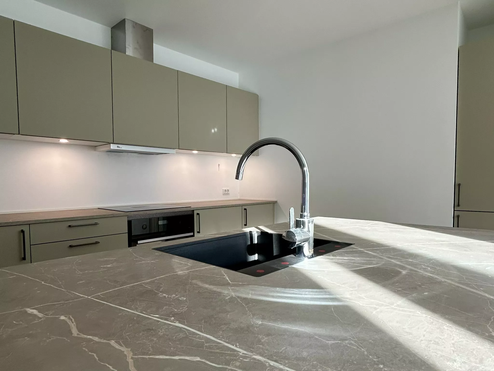 79b7674b6e681b9a98fcb2c2b10b8aaf (1)